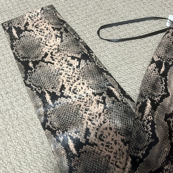 Superdown | Snakeskin Pants - Picture 5 of 6